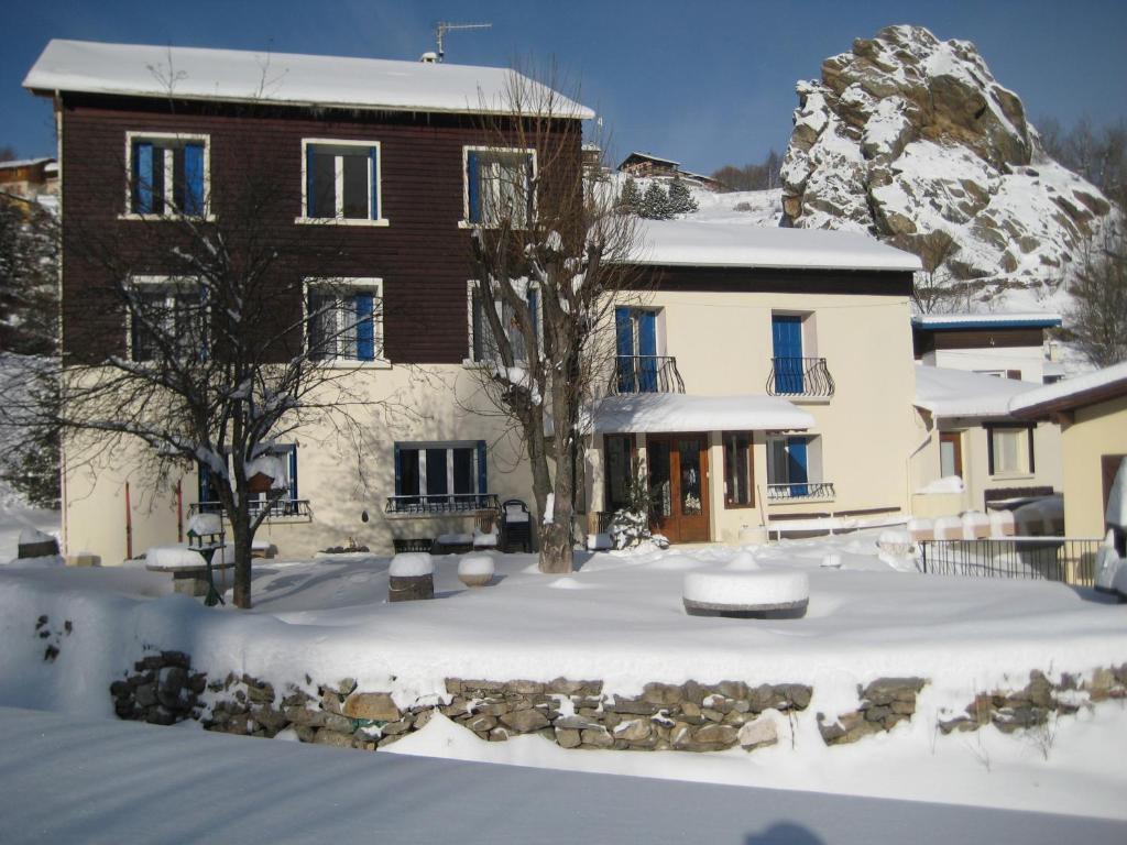 Mouli Del Riu Bed & Breakfast Saint-Pierre-dels-Forcats Exterior photo
